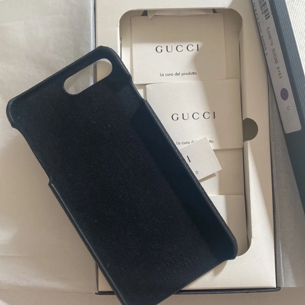 (CFL) Authentic Gucci iPhone 7/8 SE iPhone Case, New in‎ Box